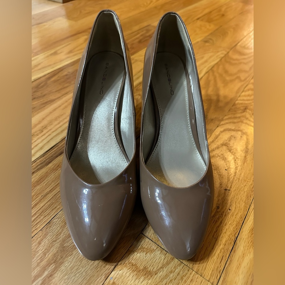 Bandolino Women's Taupe Heels